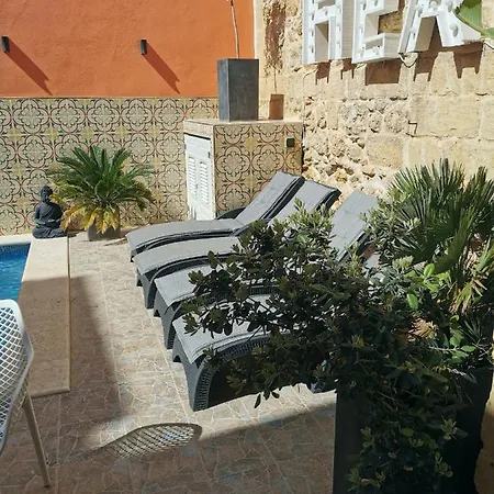 Large Bedroom In Boutique Style With Pool