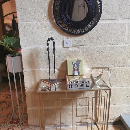 Large Bedroom In Boutique Style With Pool