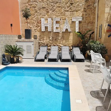 Large Bedroom In Boutique Style With Pool Δωμάτια σε οικογενειακή κατοικία