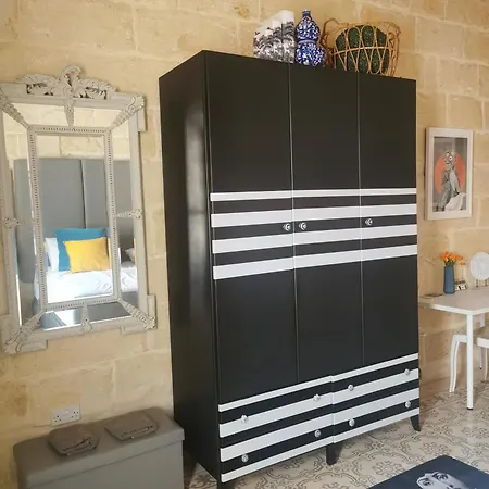 Large Bedroom In Boutique Style With Pool * Il-Pergla
